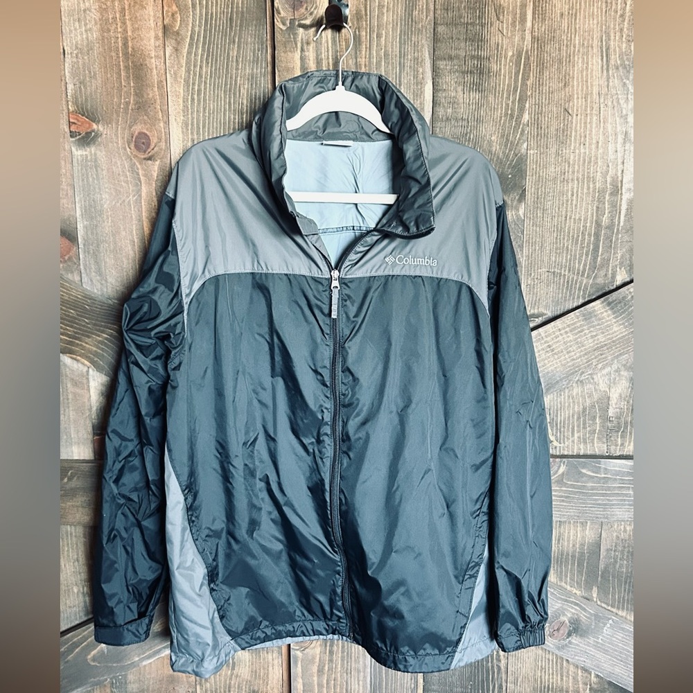 Columbia Men's Two-Tone Windbreaker